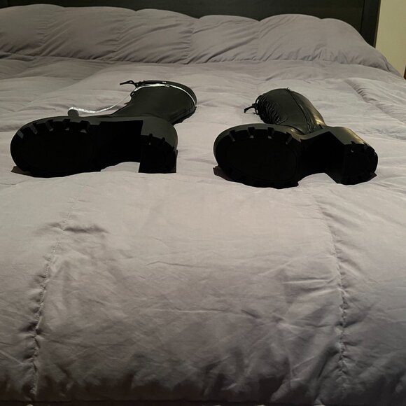 Gianni Bini Soukey Black Leather Lace Up Boots - Size 7.5 - Picture 6 of 6